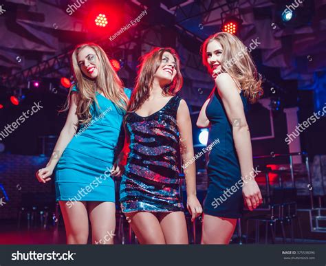 night out porn|Night club Porn VIDEOS